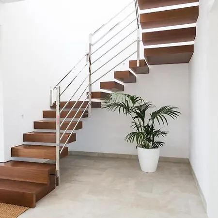 Casa Marian For 8 With Swimming Pool, Garden And Close To