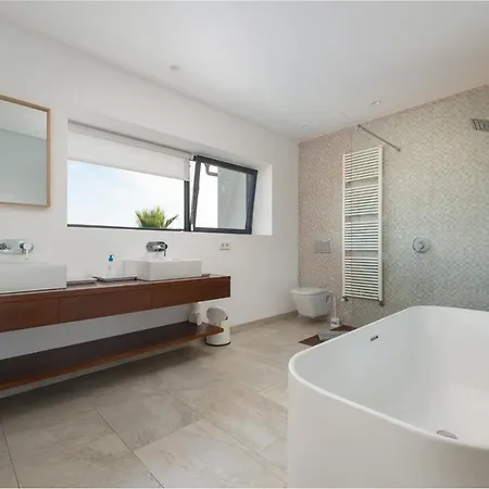 Casa Marian For 8 With Swimming Pool, Garden And Close To *